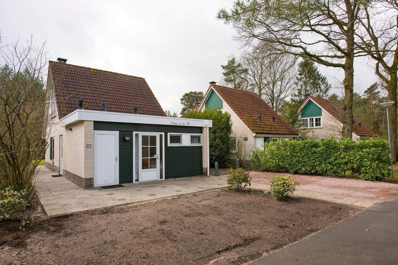 Bungalow - 6 Personen Gelegen In De Nabije Omgeving Van Avonturenpark Hellendoorn En De Prachtige Sallandse Heuvelrug En Eelerberg Zewnętrze zdjęcie