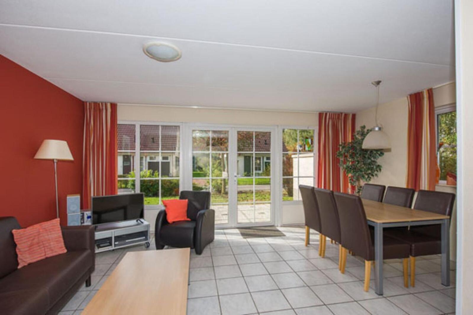 Bungalow - 6 Personen Gelegen In De Nabije Omgeving Van Avonturenpark Hellendoorn En De Prachtige Sallandse Heuvelrug En Eelerberg Zewnętrze zdjęcie