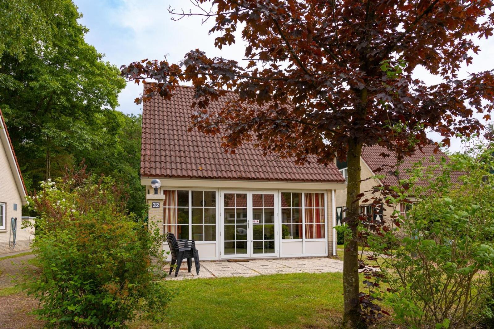 Bungalow - 6 Personen Gelegen In De Nabije Omgeving Van Avonturenpark Hellendoorn En De Prachtige Sallandse Heuvelrug En Eelerberg Zewnętrze zdjęcie