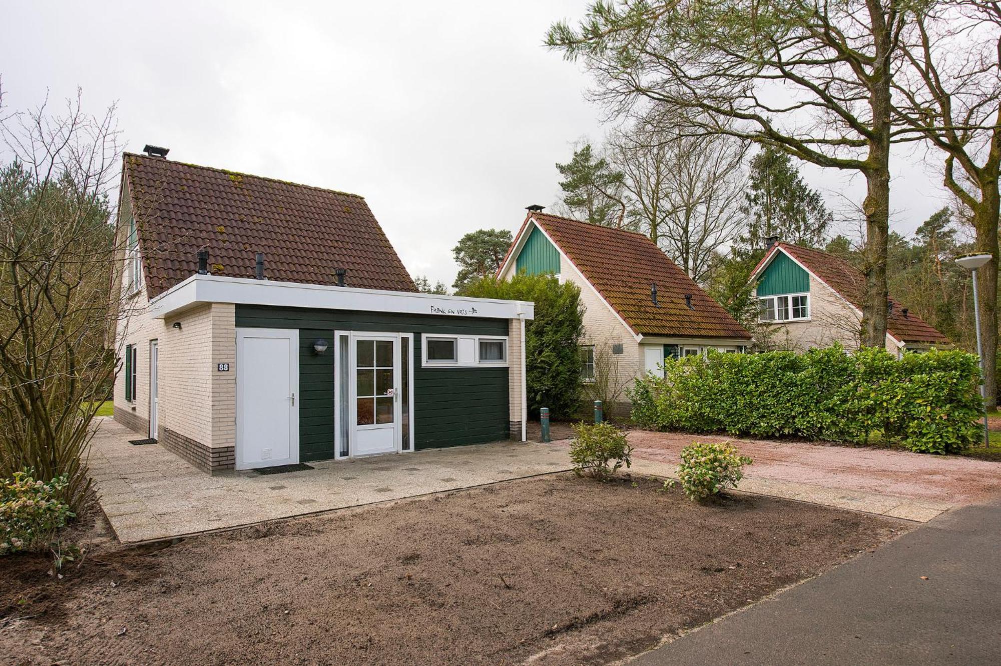 Bungalow - 6 Personen Gelegen In De Nabije Omgeving Van Avonturenpark Hellendoorn En De Prachtige Sallandse Heuvelrug En Eelerberg Zewnętrze zdjęcie
